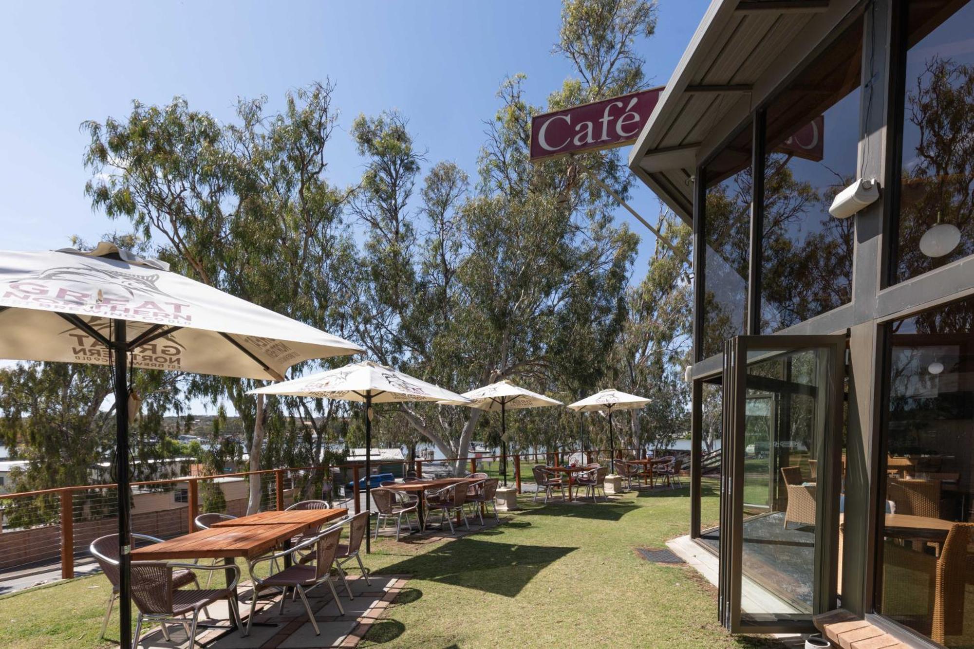 Mannum Motel Bagian luar foto