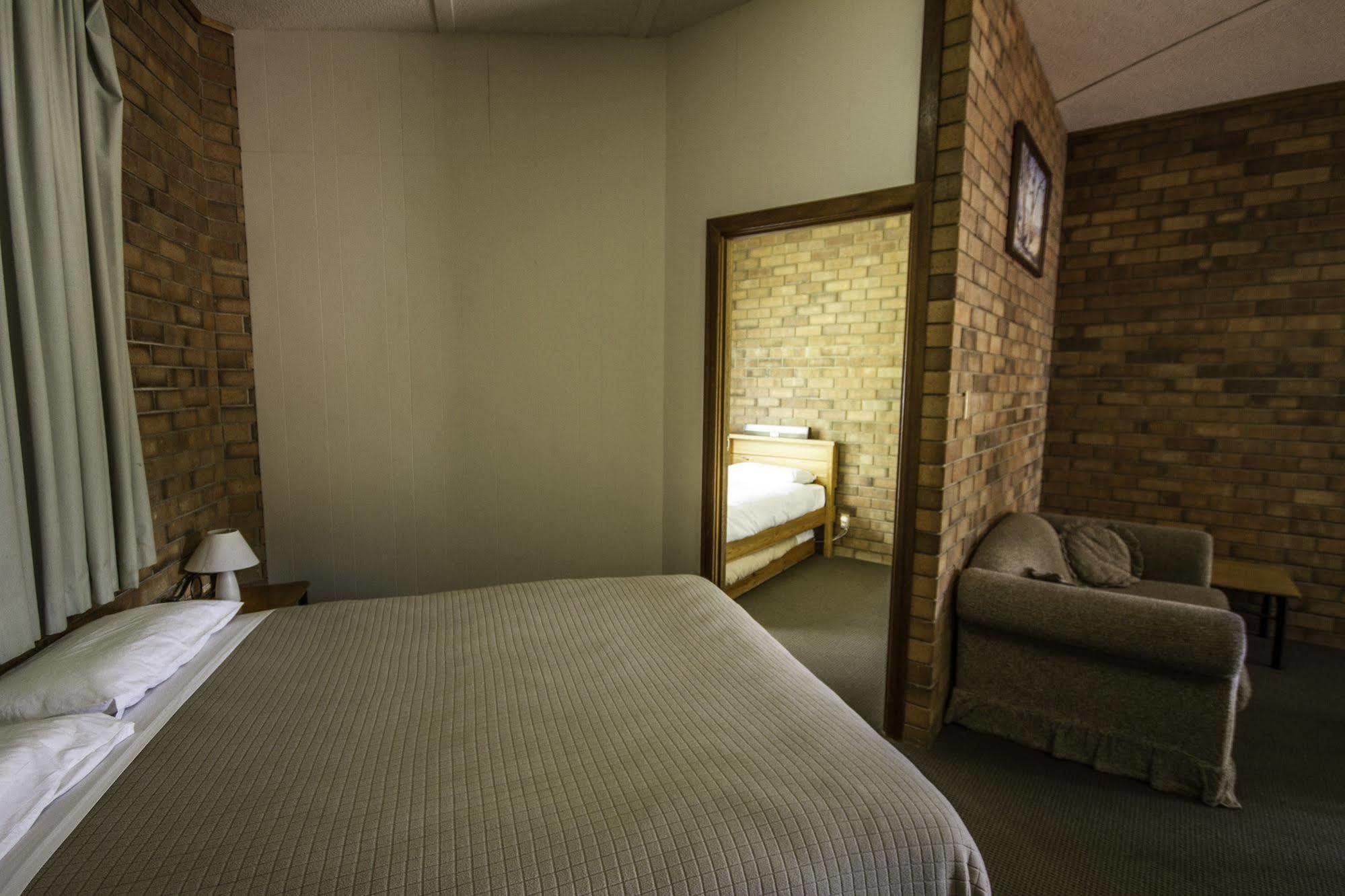 Mannum Motel Bagian luar foto