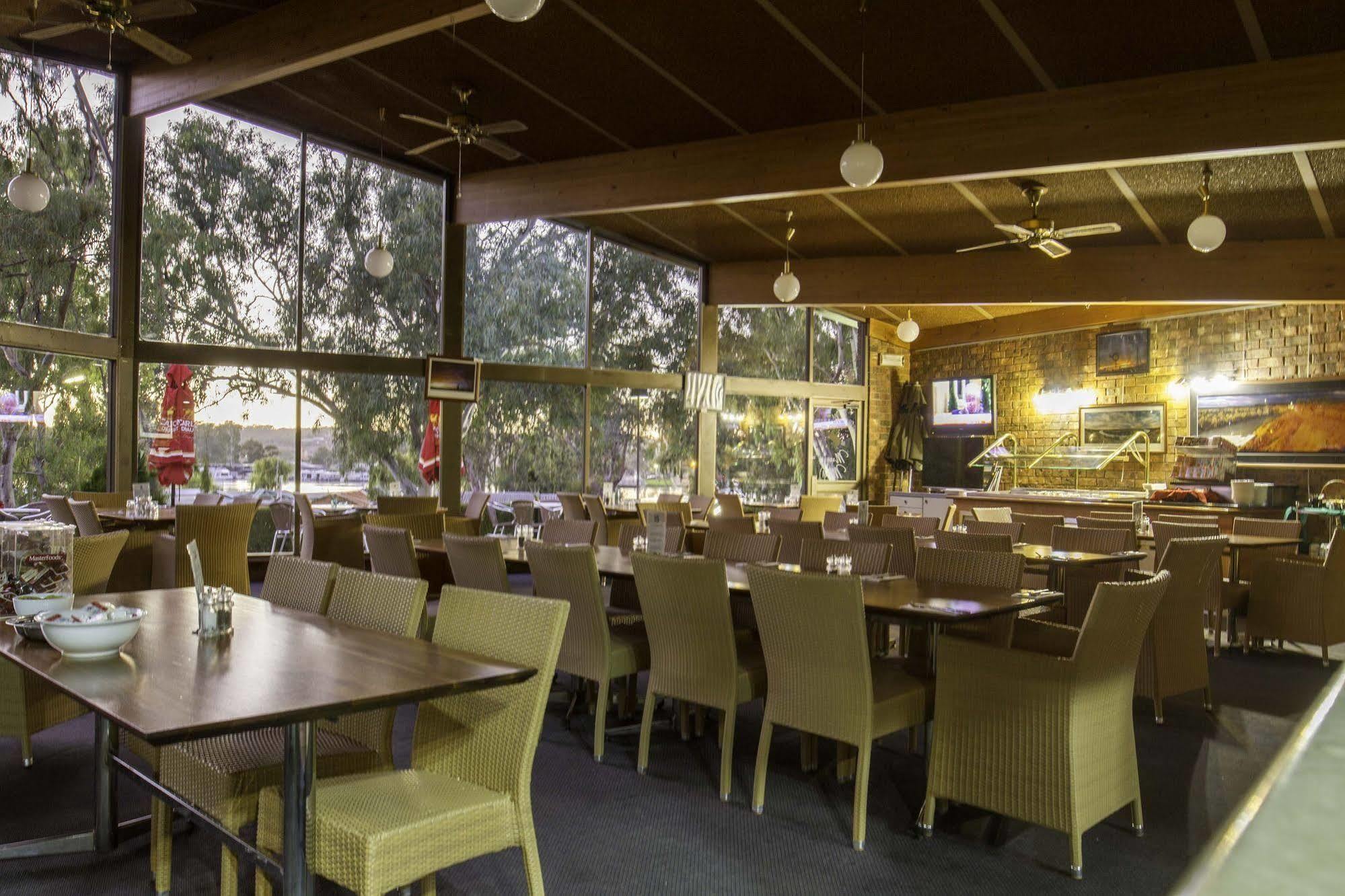 Mannum Motel Bagian luar foto